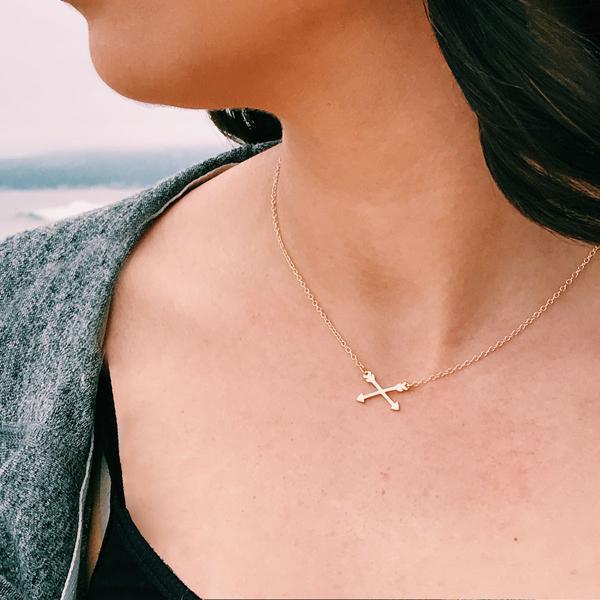 Crossing Arrows gold Charm Necklace