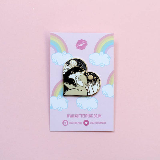 Hugging Otters Enamel Pin